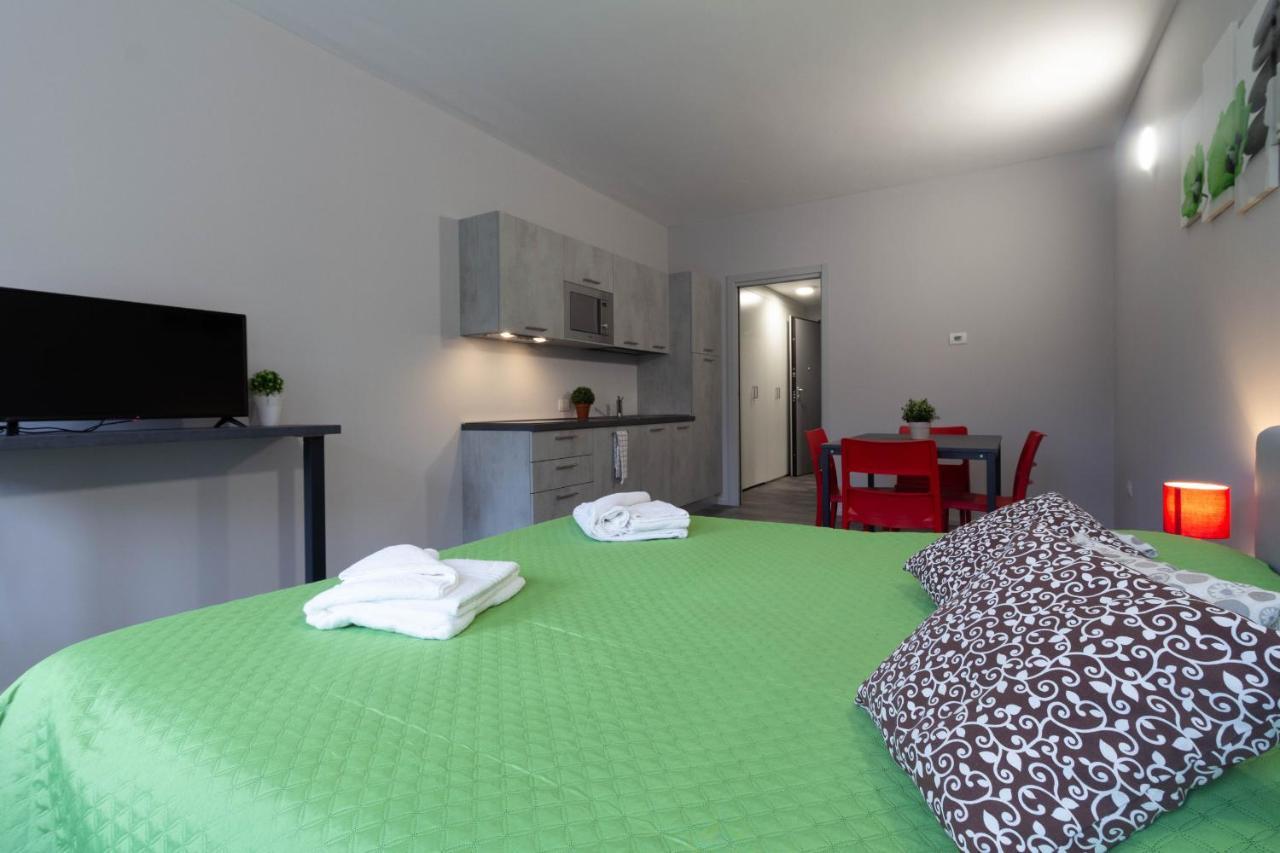 Lime Apartment - Affitti Brevi Italia Lecco Esterno foto
